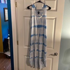 Worn once. New condition. Women’s GAP midi dress in blue tie dye size Medium